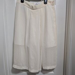 Elegant Cream Skirt/shorts